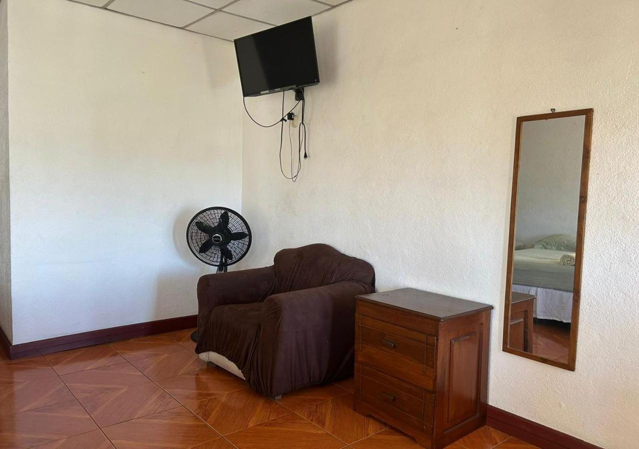 Casa Robles - Room close to Airport #1 Managua Exterior foto
